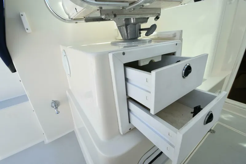 Slide: The Image of Albin 28 TE Pilothouse 1998 - 12