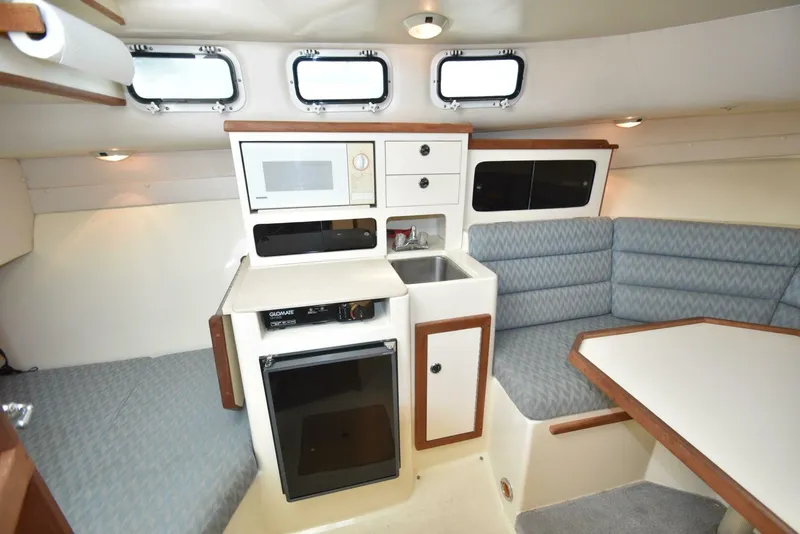 Slide: The Image of Albin 28 TE Pilothouse 1998 - 19