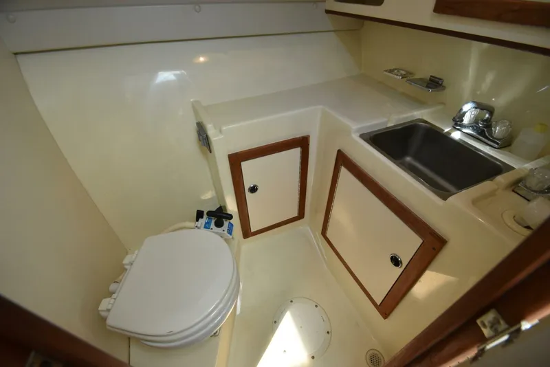 Slide: The Image of Albin 28 TE Pilothouse 1998 - 33