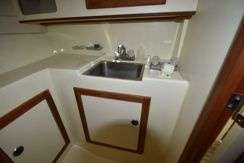 Slide: The Image of Albin 28 TE Pilothouse 1998 - 34