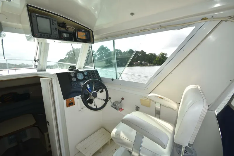 Slide: The Image of Albin 28 TE Pilothouse 1998 - 8