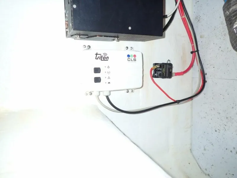 Slide: The Image of Cabo 35 Express 2000 - 15