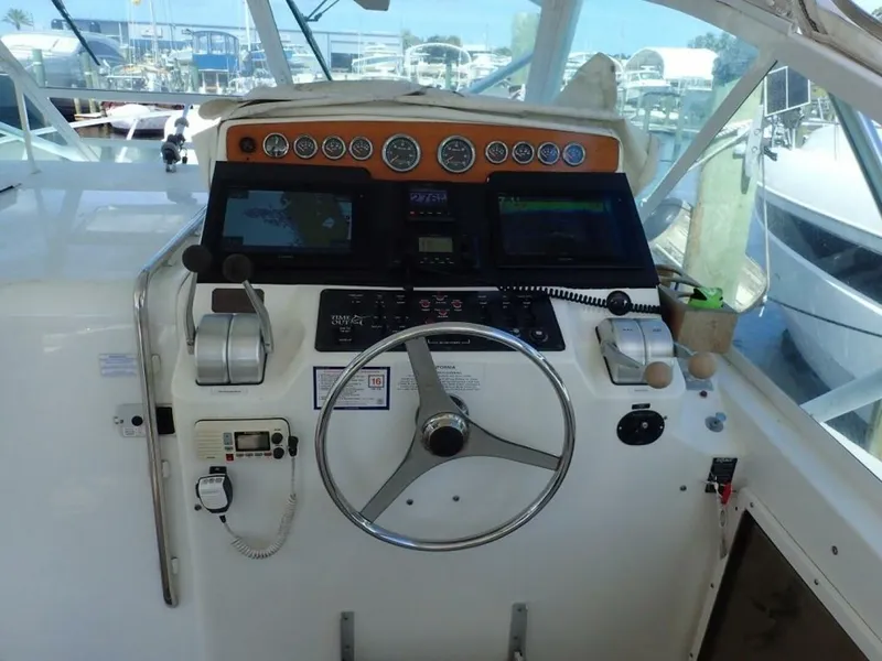 Slide: The Image of Cabo 35 Express 2000 - 5