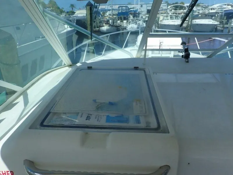 Slide: The Image of Cabo 35 Express 2000 - 8