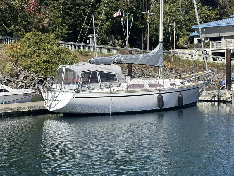 The Image of Custom Whiting Yachts 40 1985 - 0