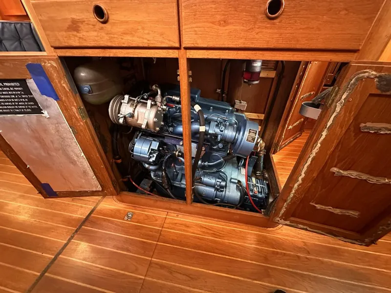 Slide: The Image of Custom Whiting Yachts 40 1985 - 24