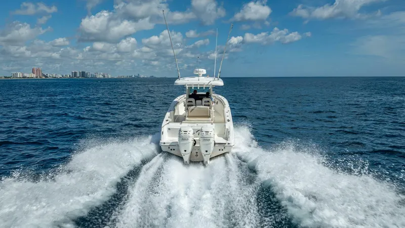 Slide: The Image of Boston Whaler 330 Outrage 2017 - 14
