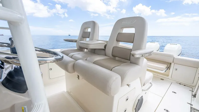 Slide: The Image of Boston Whaler 330 Outrage 2017 - 20