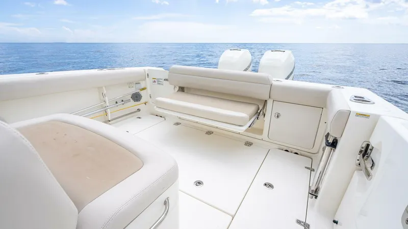 Slide: The Image of Boston Whaler 330 Outrage 2017 - 21