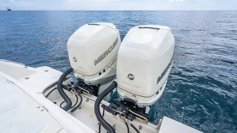 Slide: The Image of Boston Whaler 330 Outrage 2017 - 22