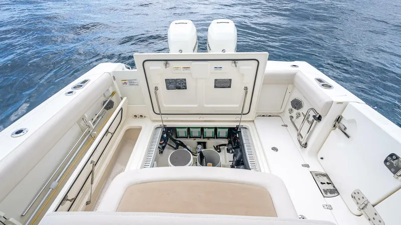 Slide: The Image of Boston Whaler 330 Outrage 2017 - 24