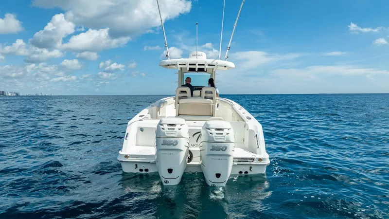 Slide: The Image of Boston Whaler 330 Outrage 2017 - 3