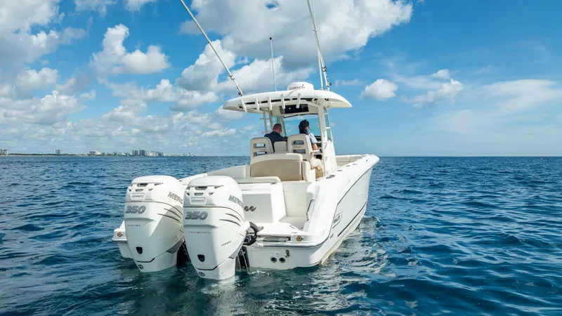 Slide: The Image of Boston Whaler 330 Outrage 2017 - 4