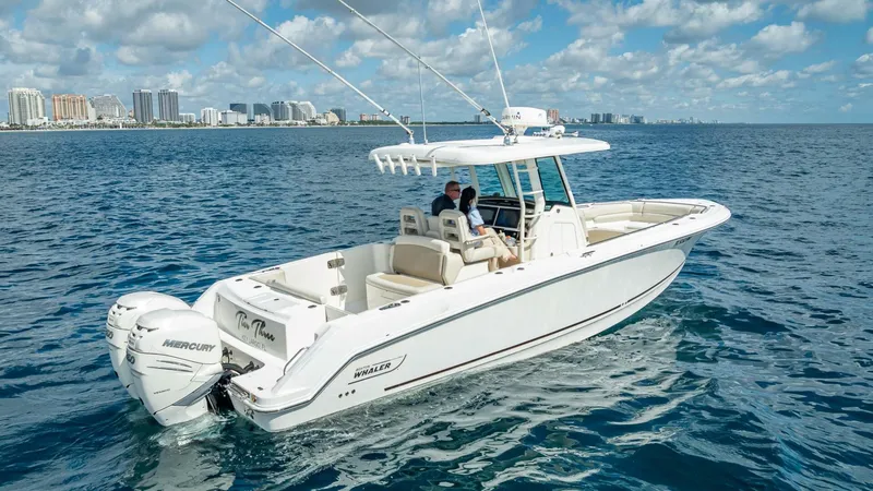 Slide: The Image of Boston Whaler 330 Outrage 2017 - 5