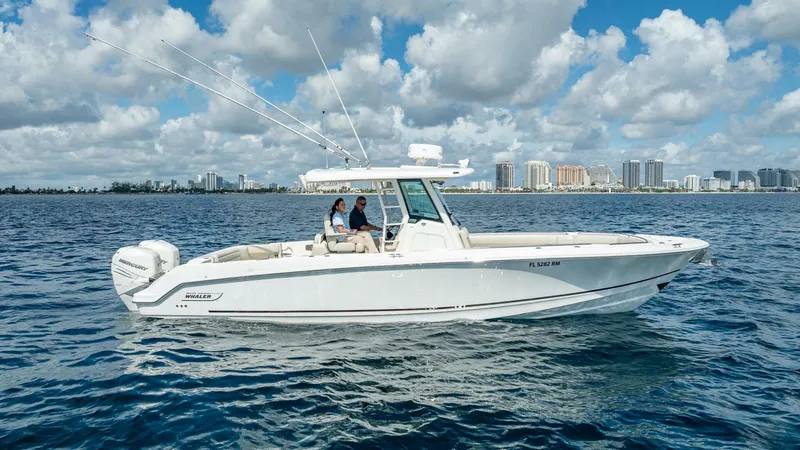 Slide: The Image of Boston Whaler 330 Outrage 2017 - 6
