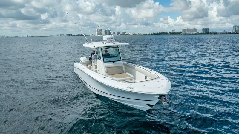 Slide: The Image of Boston Whaler 330 Outrage 2017 - 9