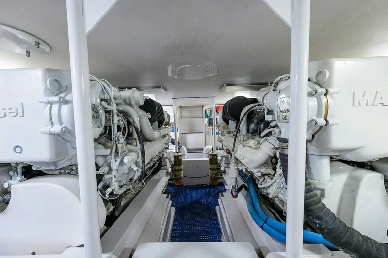 Slide: The Image of Viking 50 Convertible 2000 - 59