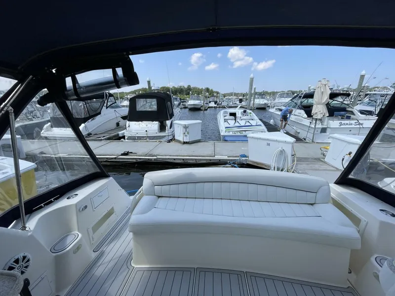 Slide: The Image of Rinker 342 Fiesta Vee 2000 - 8