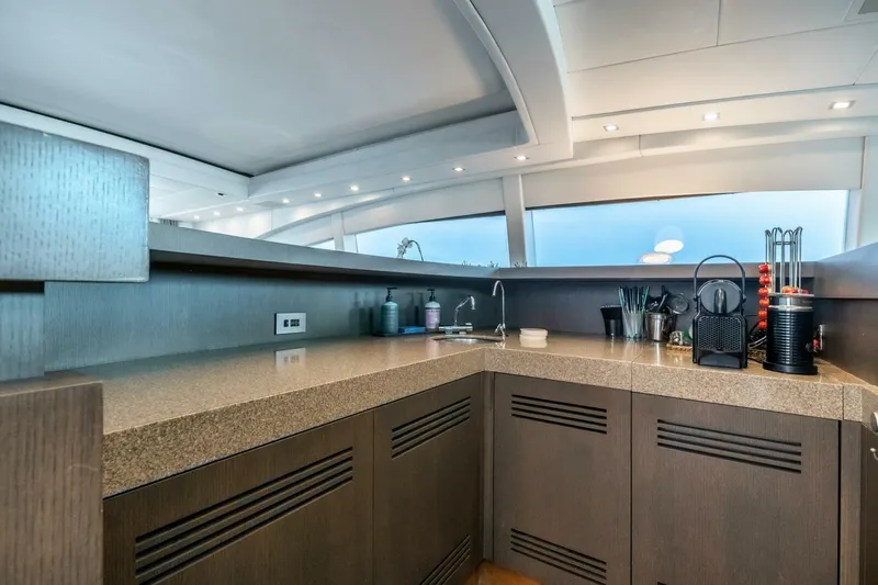 Slide: The Image of Overmarine Mangusta 108 2005 - 18