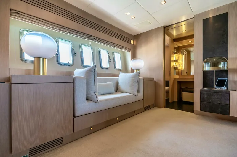 Slide: The Image of Overmarine Mangusta 108 2005 - 27