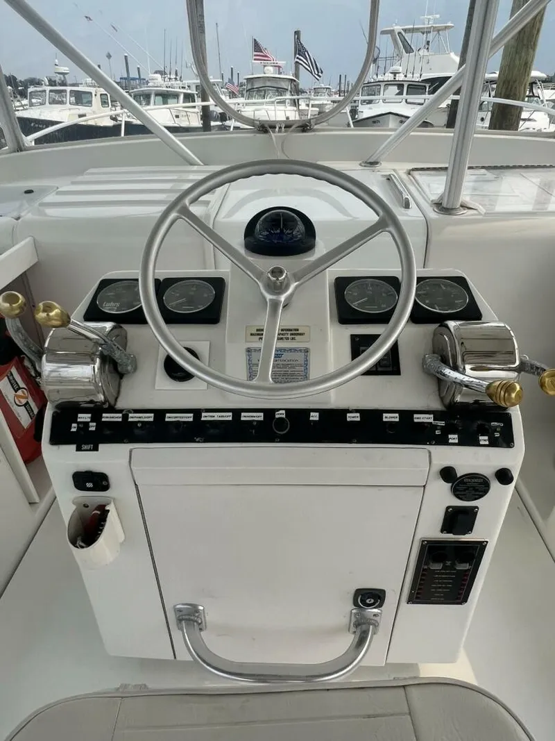 Slide: The Image of Luhrs 32 Open 1995 - 10