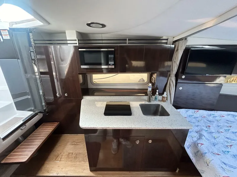 Slide: The Image of Sea Ray 310 Sundancer 2016 - 12