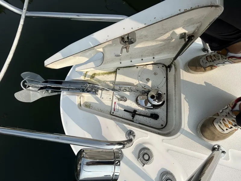 Slide: The Image of Sea Ray 310 Sundancer 2016 - 19