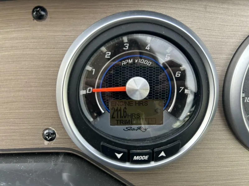 Slide: The Image of Sea Ray 310 Sundancer 2016 - 26