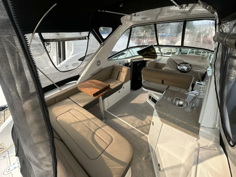 Slide: The Image of Sea Ray 310 Sundancer 2016 - 3