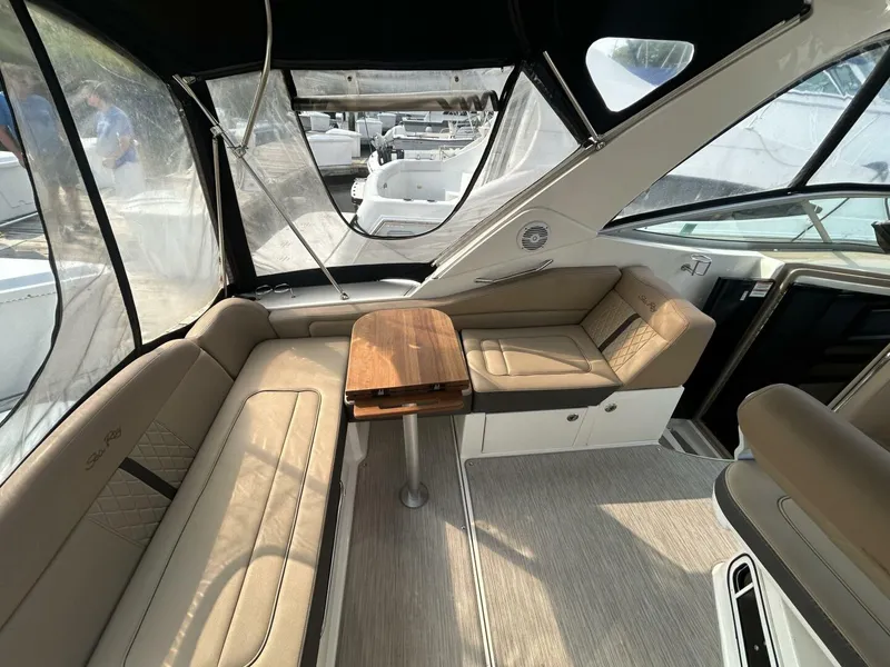 Slide: The Image of Sea Ray 310 Sundancer 2016 - 4