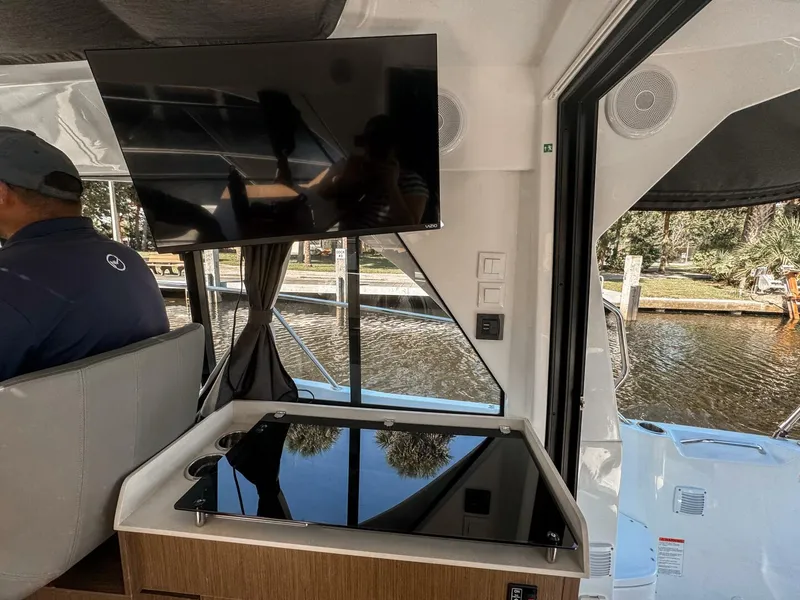 Slide: The Image of Beneteau Antares 9 2025 - 10