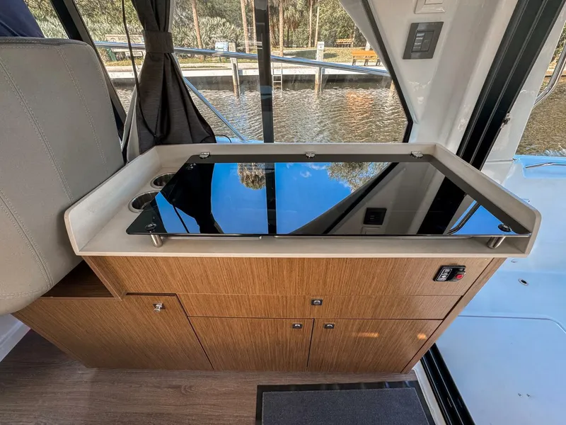 Slide: The Image of Beneteau Antares 9 2025 - 11