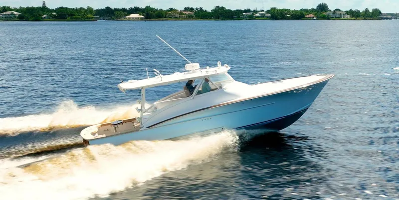 The Image of Winter Custom 38 Express 2012 - 0