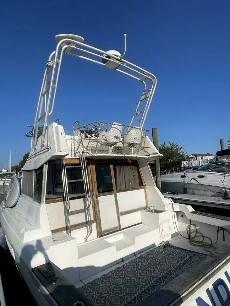 Slide: The Image of Bayliner 3460 1987 - 2
