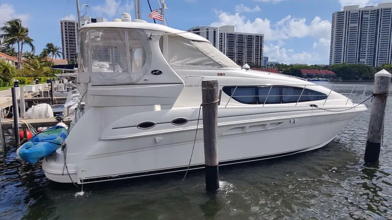 The Image of Sea Ray 39 2003 - 0
