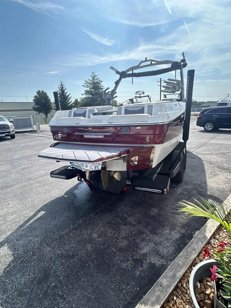 Slide: The Image of Malibu Wakesetter 23LSV 2025 - 3