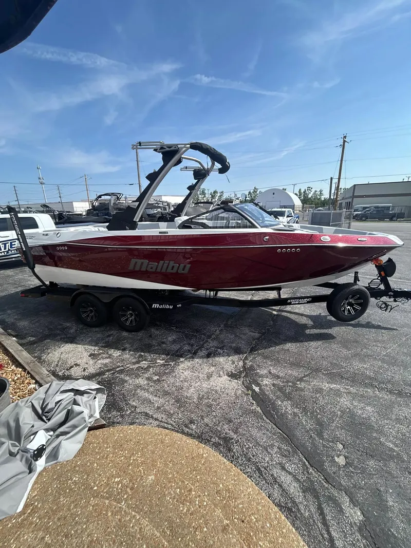 Slide: The Image of Malibu Wakesetter 23LSV 2025 - 5