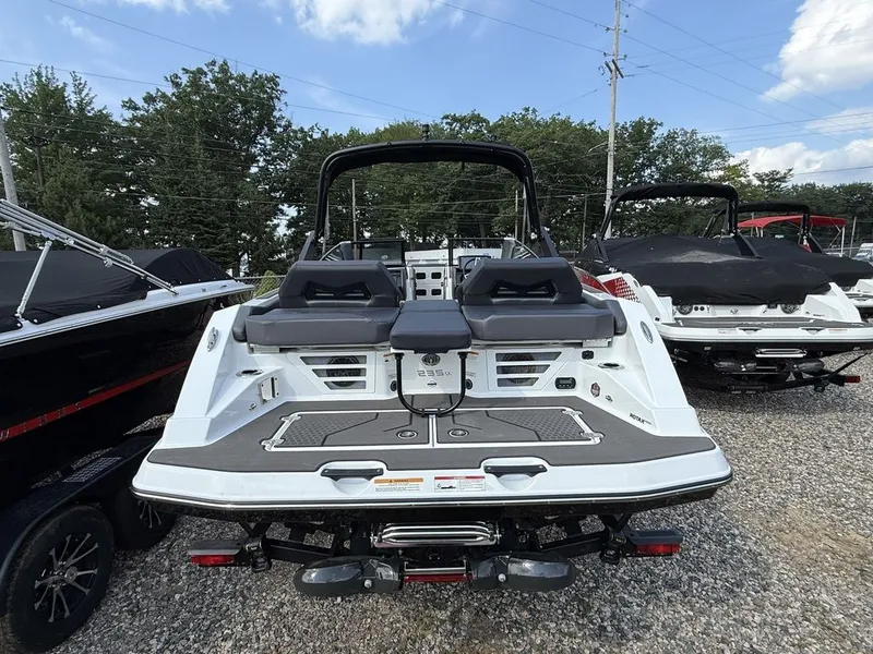 Slide: The Image of Scarab 235 LX 2026 - 5