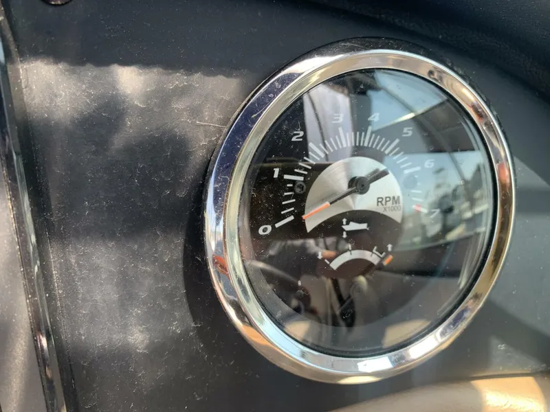 Slide: The Image of Crownline Boats 264 CR 2018 - 19