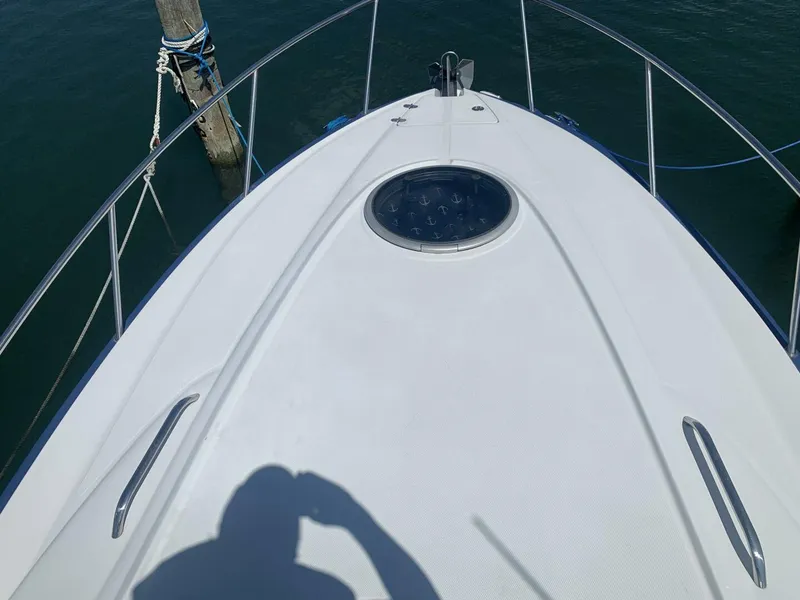 Slide: The Image of Crownline Boats 264 CR 2018 - 36