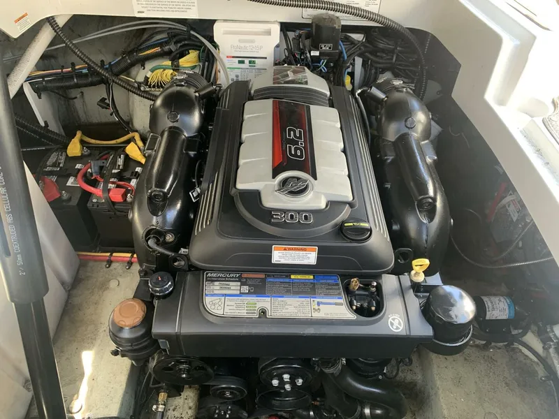 Slide: The Image of Crownline Boats 264 CR 2018 - 43