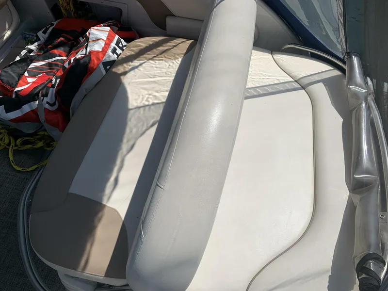 Slide: The Image of Crownline Boats 264 CR 2018 - 8