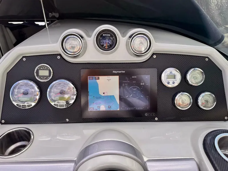 Slide: The Image of Formula 290 Bowrider 2012 - 4