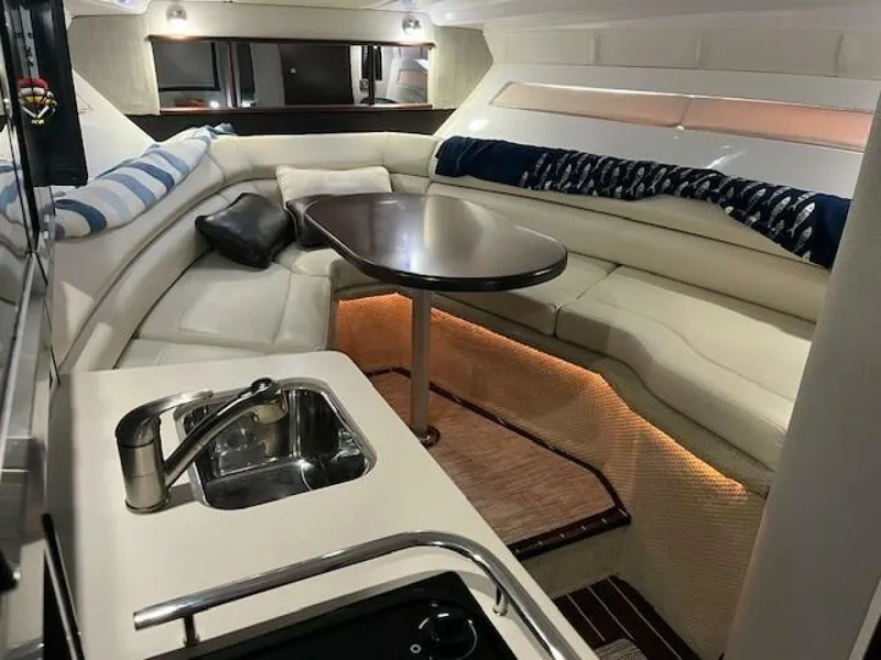 Slide: The Image of Monterey 295 Sport Yacht 2019 - 14