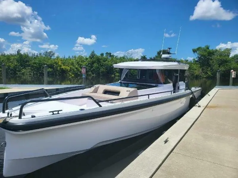 The Image of Axopar 37 XC CROSS CABIN 2024 - 0