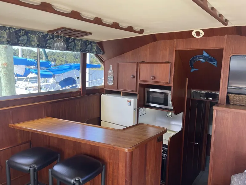 Slide: The Image of Chris-Craft Commander 422 1986 - 13