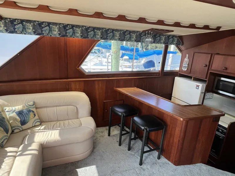 Slide: The Image of Chris-Craft Commander 422 1986 - 8