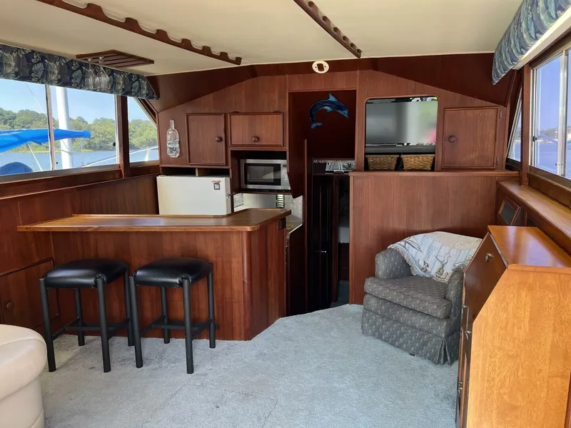 Slide: The Image of Chris-Craft Commander 422 1986 - 9