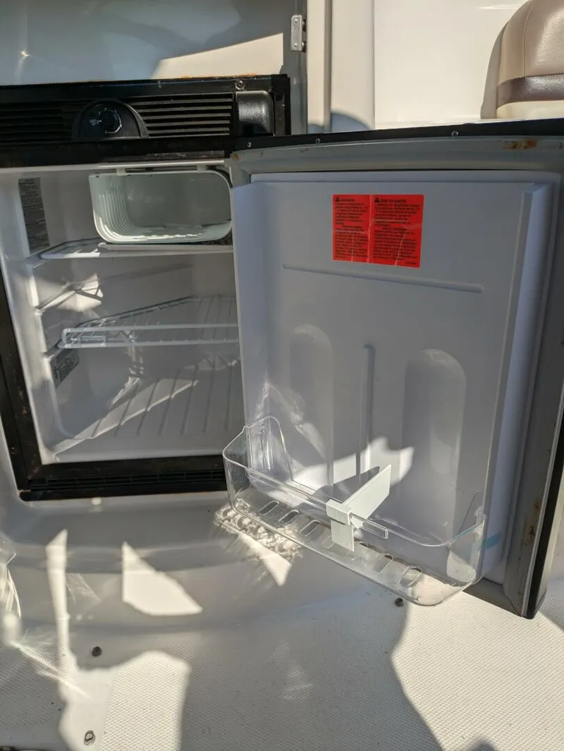 Slide: The Image of Sea Ray 270 SLX 2013 - 11