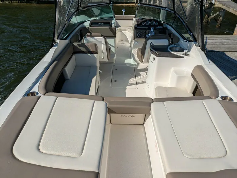 Slide: The Image of Sea Ray 270 SLX 2013 - 3